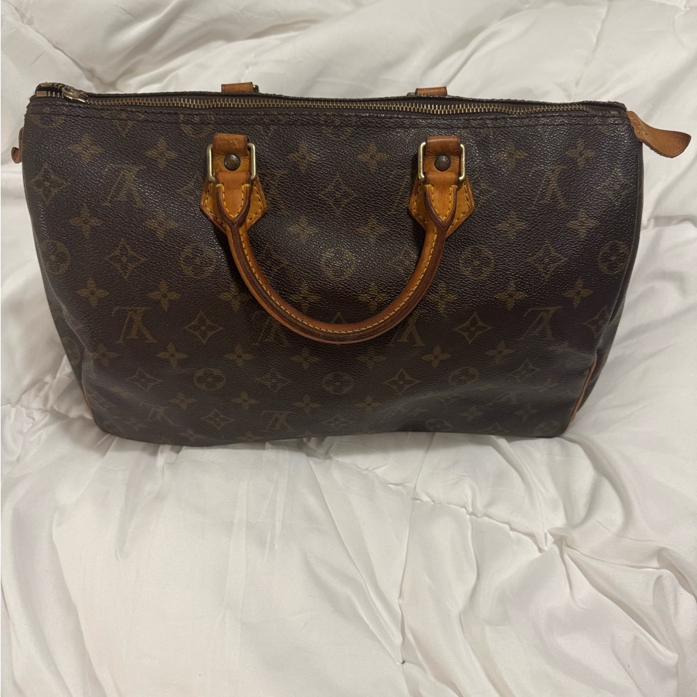 Louis Vuitton Speedy